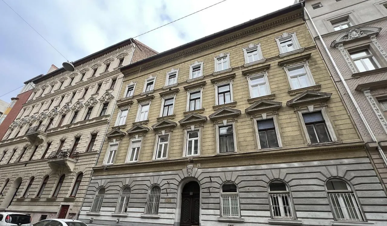 Eotvos 25 Apartment Budapest